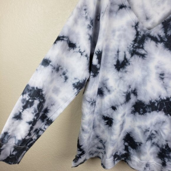 XCVI Wearables Lagenlook Tie Dye Print Tunic Top Sweatshirt V-neck size Large - Picture 6 of 13